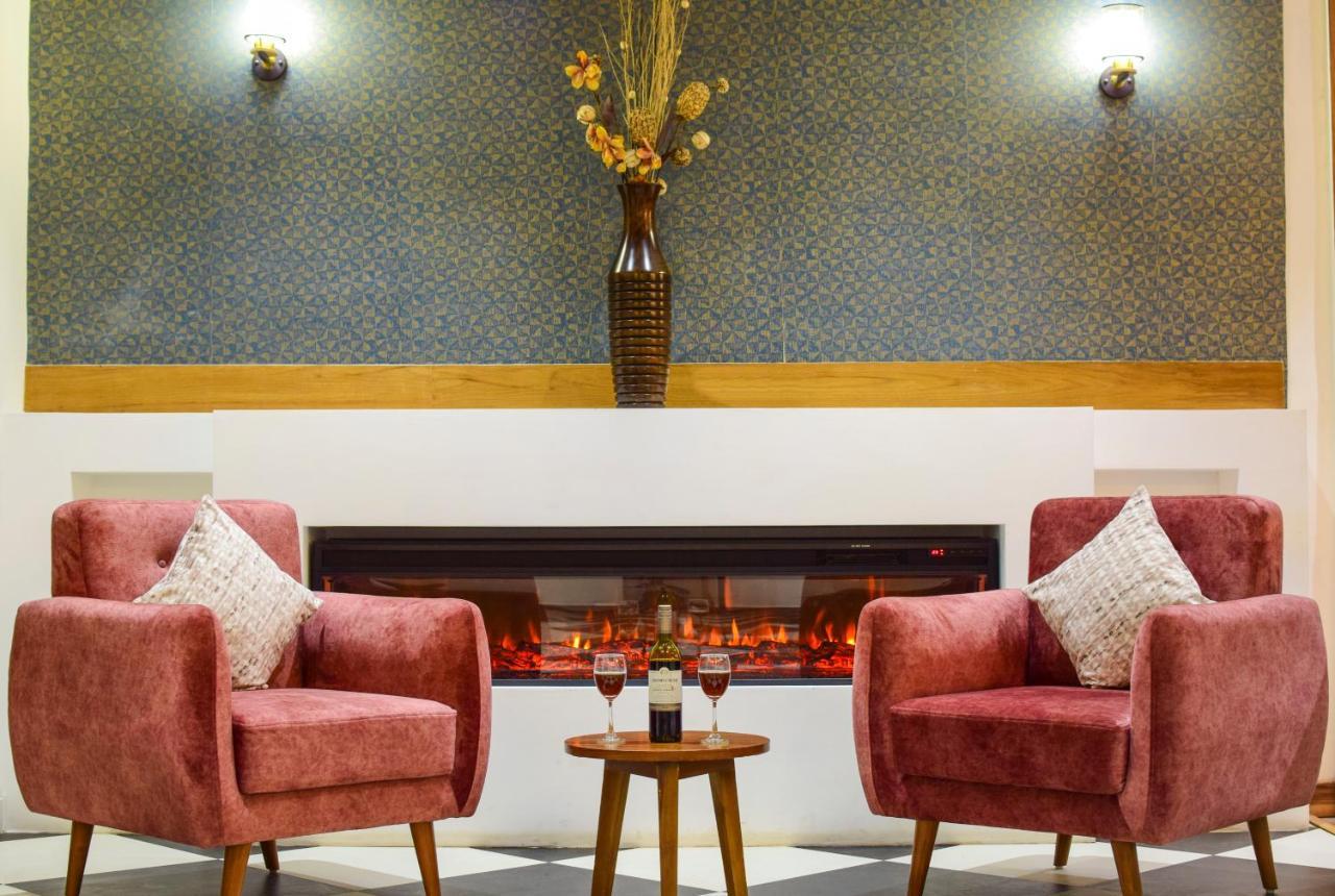 Hotel Jb Residency !! Luxurious & Royal Balcony Rooms !! Large Rooms Zirakpur Экстерьер фото