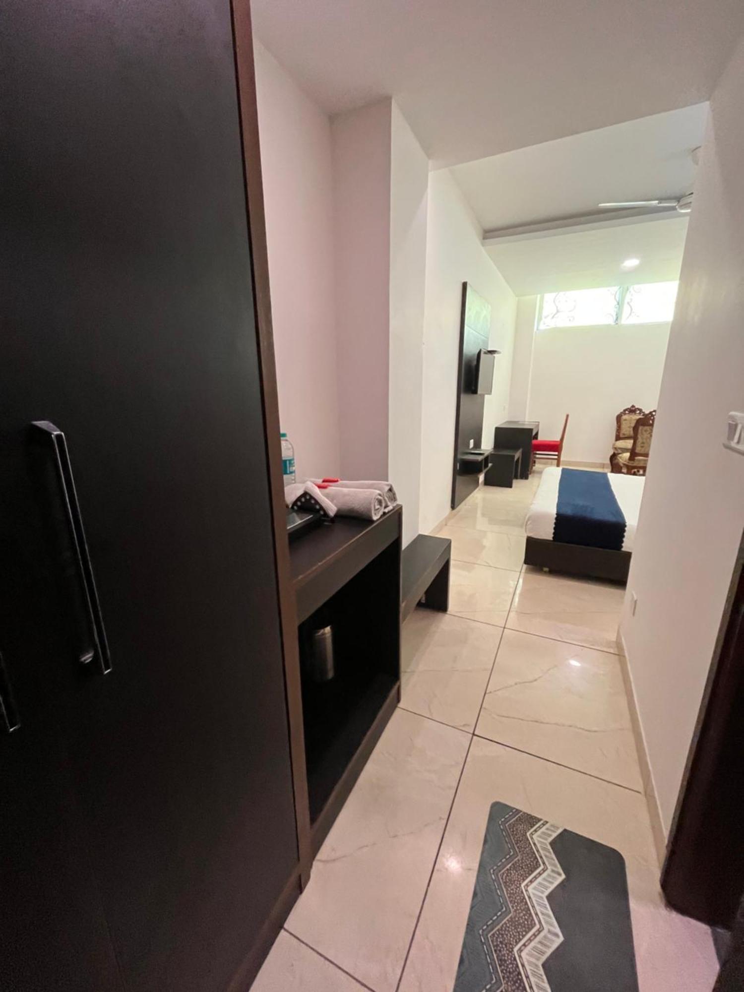 Hotel Jb Residency !! Luxurious & Royal Balcony Rooms !! Large Rooms Zirakpur Экстерьер фото